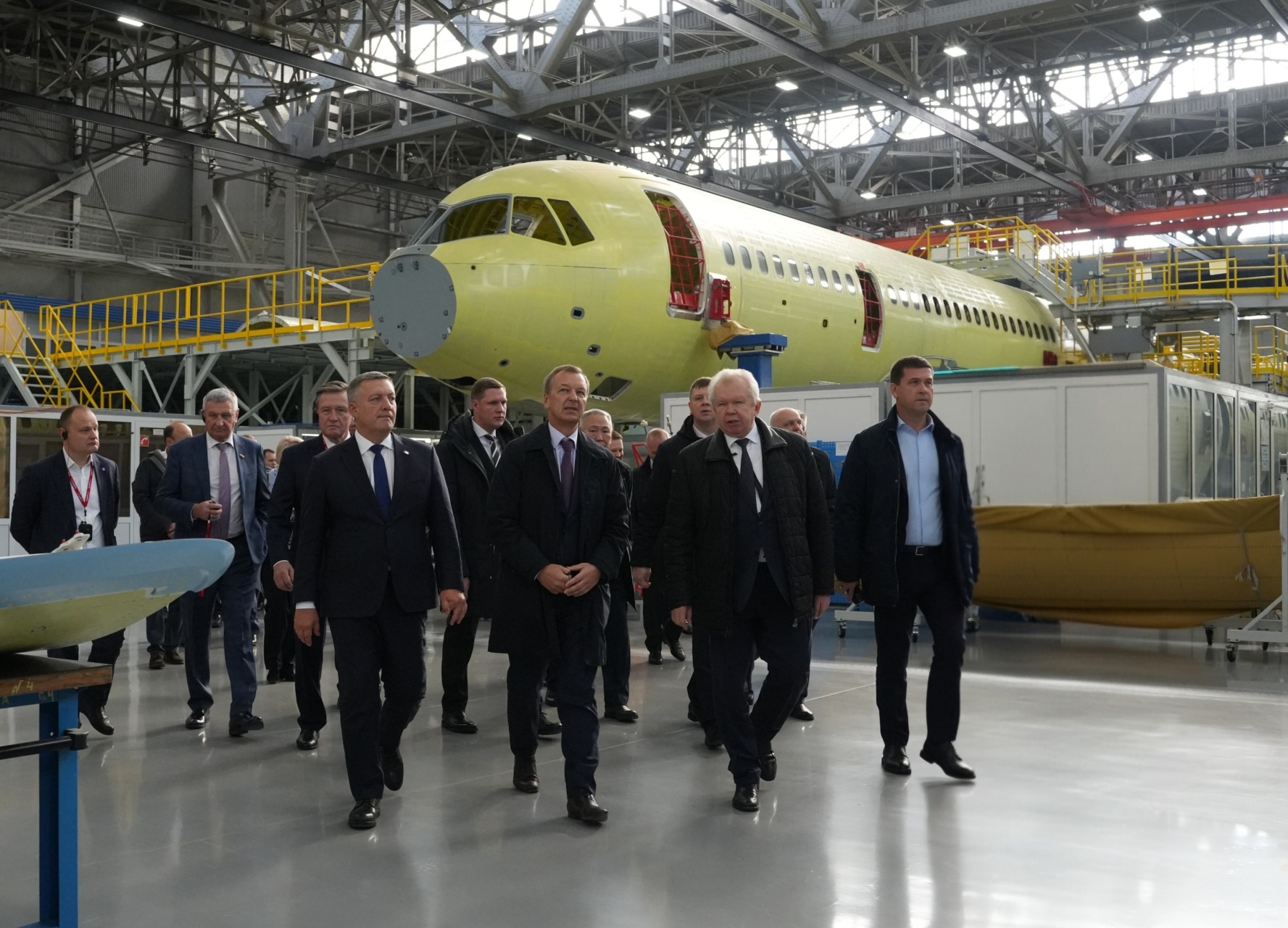 Российские сенаторы ознакомились с производством МС-21 в Иркутске