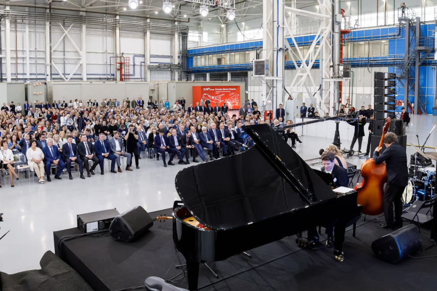 Денис Мацуев выступил с концертом на Иркутском авиазаводе