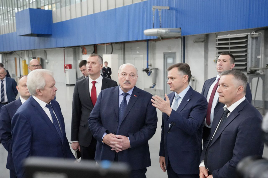 Президент Республики Беларусь Александр Лукашенко посетил Иркутский авиазавод ОАК