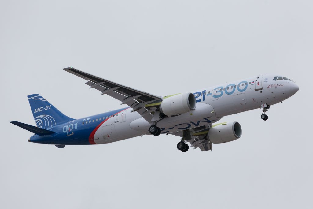 Второй авиалайнер МС-21 совершил полет с российскими двигателями ПД-14